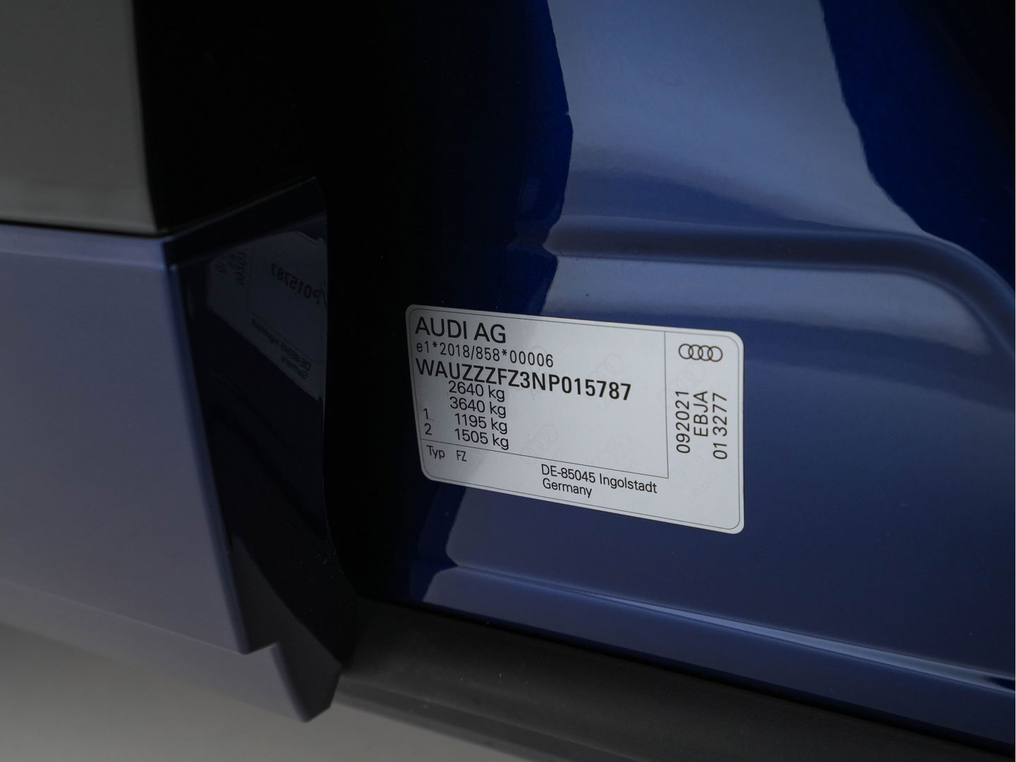 Audi Q4 e-tron 40 S-Line Competition Launch edition 77 kWh [ 3-Fase ] {SOH-87%} (INCL-BTW) *HEAT-PUMP | PANO | LEATHER-FABRIC | MATRIX-LED | ADAPTIVE-CRUISE | HEATED-SPORTSEATS | AMBIENT-LIGHT | DIGI-COCKPIT | CAMERA | KEYLESS | NAVI-FULLMAP | ...