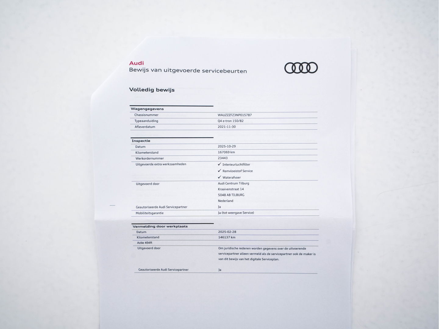 Audi Q4 e-tron 40 S-Line Competition Launch edition 77 kWh [ 3-Fase ] {SOH-87%} (INCL-BTW) *HEAT-PUMP | PANO | LEATHER-FABRIC | MATRIX-LED | ADAPTIVE-CRUISE | HEATED-SPORTSEATS | AMBIENT-LIGHT | DIGI-COCKPIT | CAMERA | KEYLESS | NAVI-FULLMAP | ...