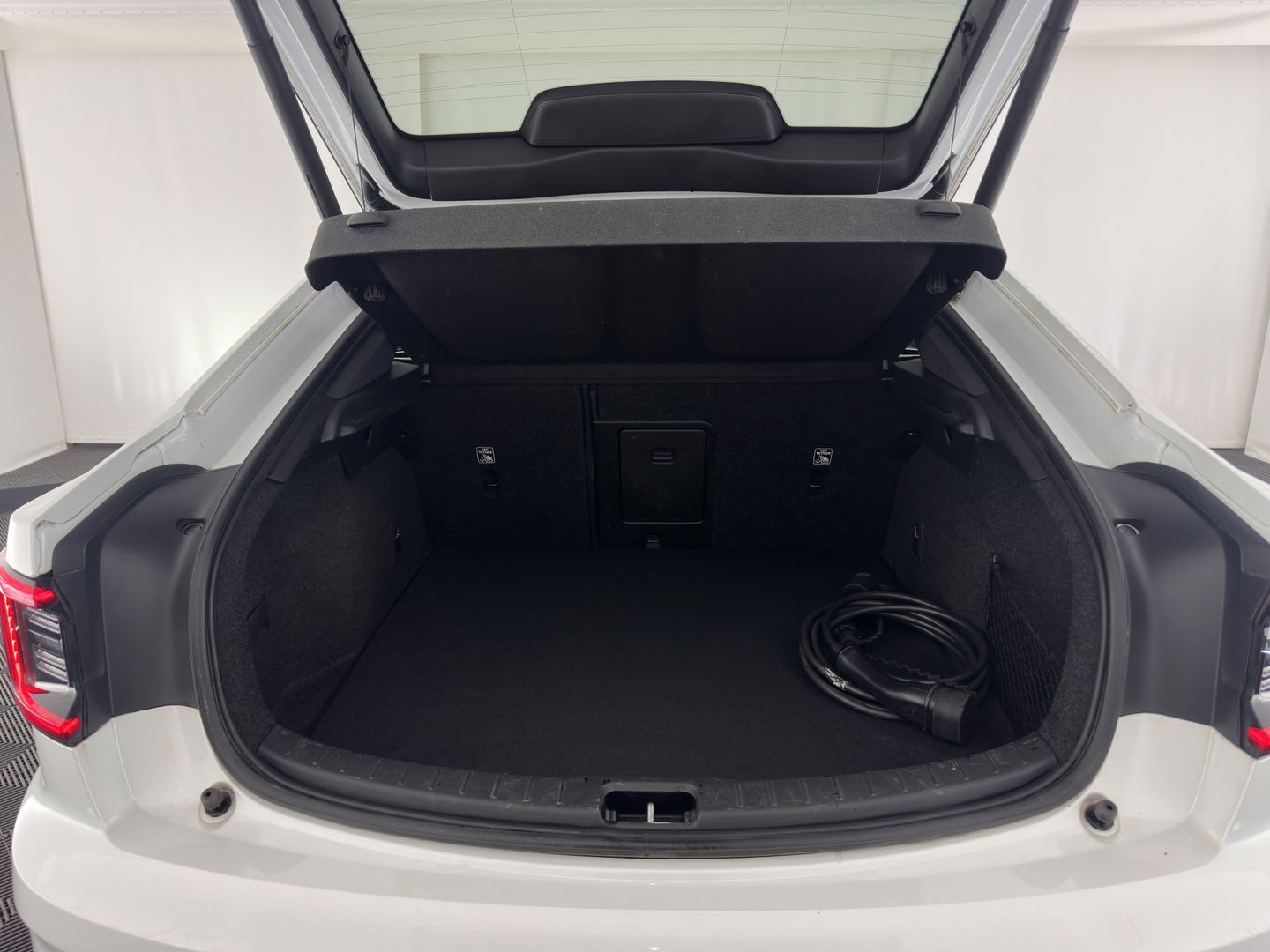 Polestar 2 Long Range Dual Motor Launch Edition 78kWh [ 3-Fase ] {SOH-92%} (INCL-BTW) *PANO | LEATHER | NAVI-FULLMAP | FULL-LED | BLIND-SPOT | KEYLESS | LANE-ASSIST | DIGI-COCKPIT | CARPLAY | DAB+ | HEATED-COMFORTSEATS | ECC | MEMORY-PACK | PDC | 20''ALU*