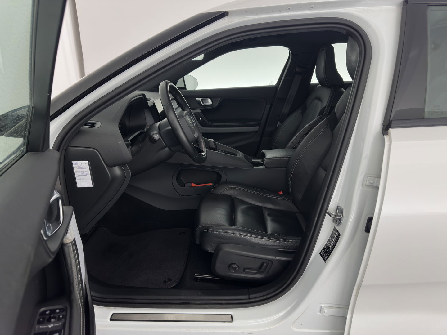 Polestar 2 Long Range Dual Motor Launch Edition 78kWh [ 3-Fase ] {SOH-92%} (INCL-BTW) *PANO | LEATHER | NAVI-FULLMAP | FULL-LED | BLIND-SPOT | KEYLESS | LANE-ASSIST | DIGI-COCKPIT | CARPLAY | DAB+ | HEATED-COMFORTSEATS | ECC | MEMORY-PACK | PDC | 20''ALU*