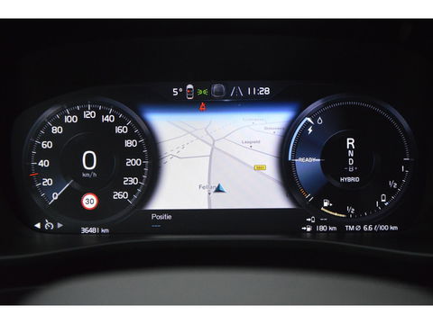 Volvo XC40 T4 Recharge R-Design | Trekhaak 1800KG | Stoel + Stuur Verwarmd | Harman/Kardon | Camera |