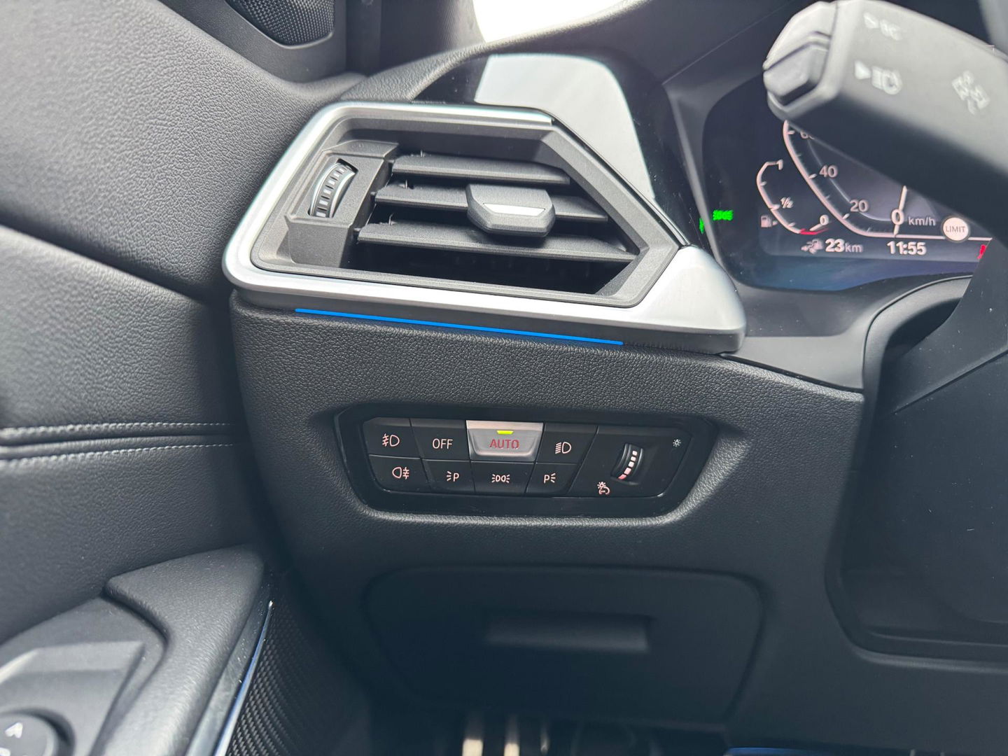 BMW 3 Serie Touring 330e High Executive M sport Panorama Leder Camera