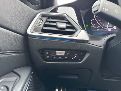 BMW 3 Serie Touring 330e High Executive M sport Panorama Leder Camera