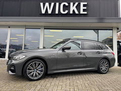 BMW 3 Serie Touring 330e High Executive M sport Panorama Leder Camera