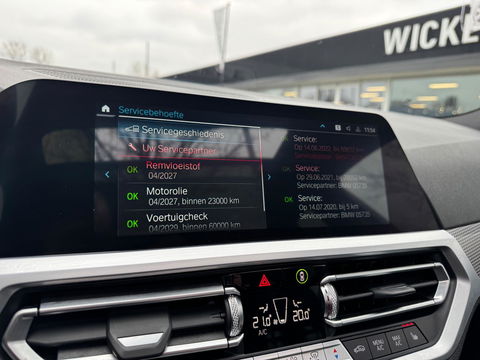 BMW 3 Serie Touring 330e High Executive M sport Panorama Leder Camera