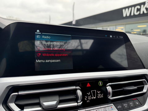 BMW 3 Serie Touring 330e High Executive M sport Panorama Leder Camera