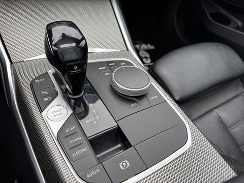 BMW 3 Serie Touring 330e High Executive M sport Panorama Leder Camera