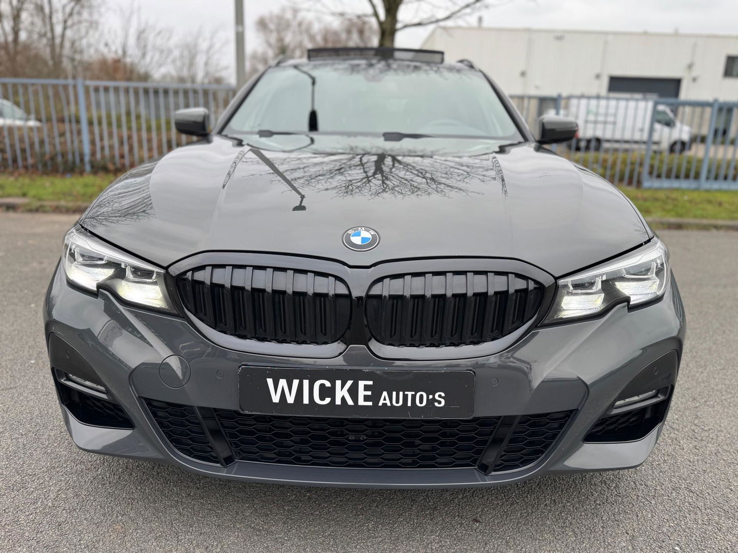 BMW 3 Serie Touring 330e High Executive M sport Panorama Leder Camera