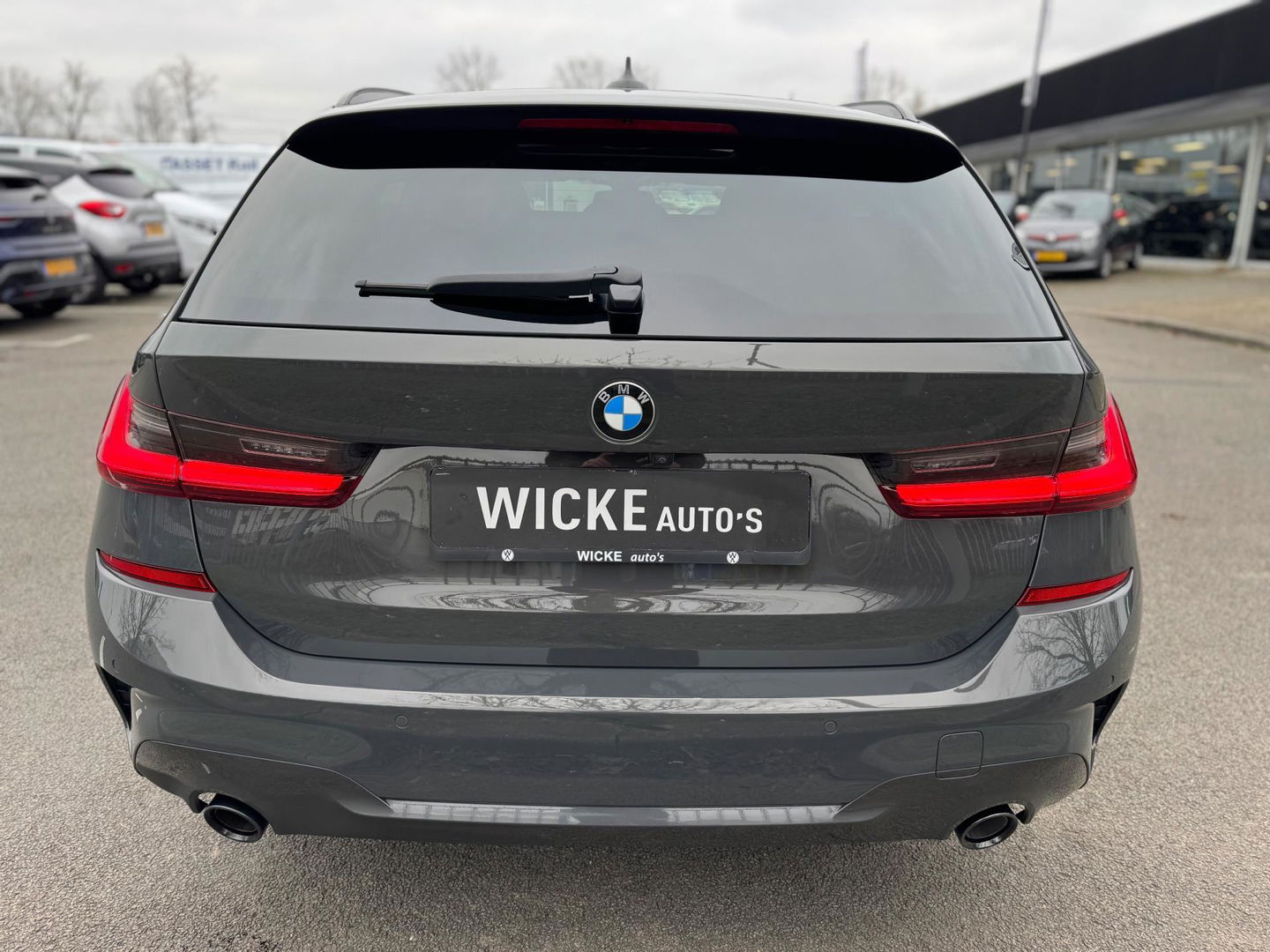 BMW 3 Serie Touring 330e High Executive M sport Panorama Leder Camera