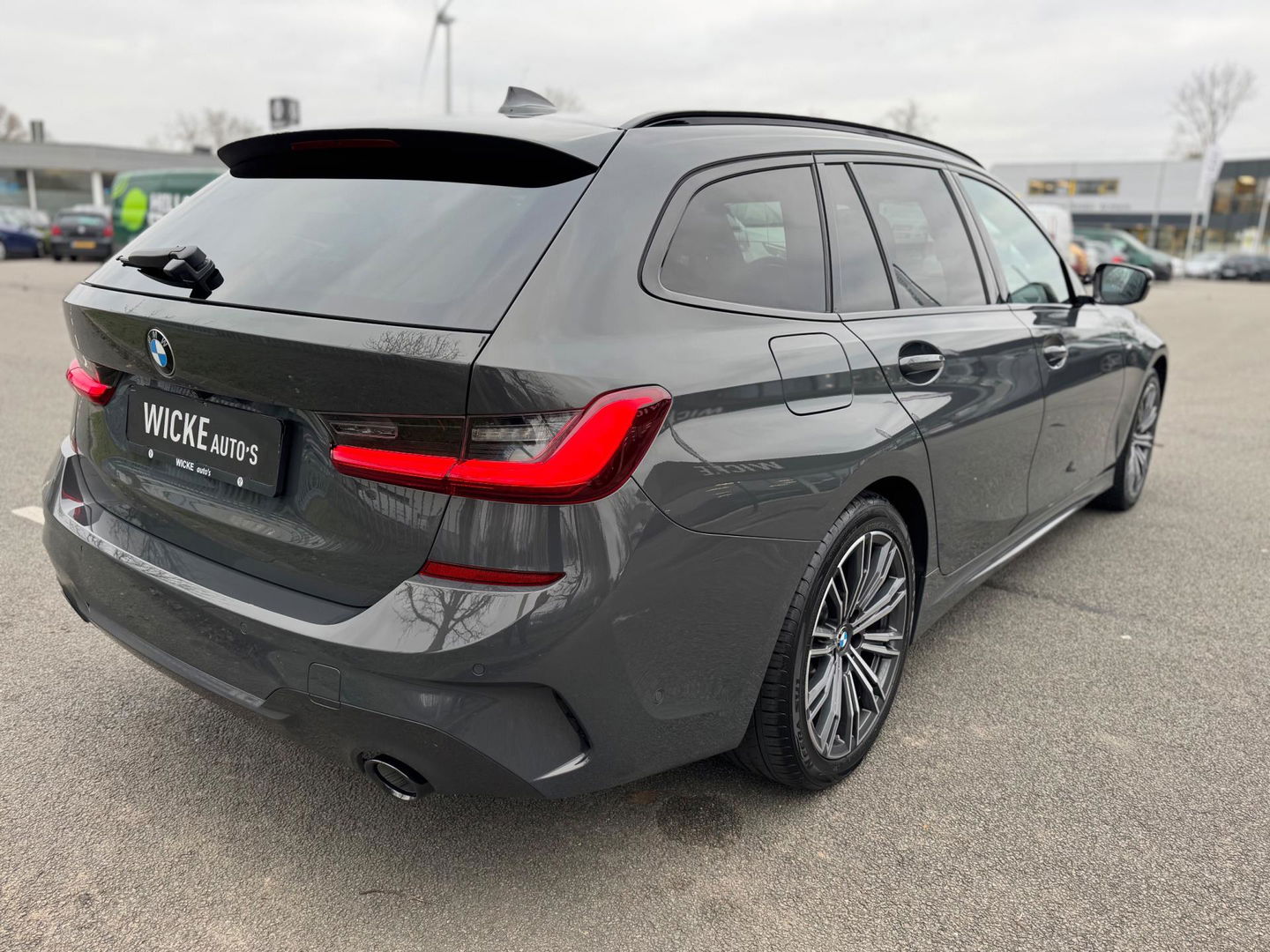 BMW 3 Serie Touring 330e High Executive M sport Panorama Leder Camera