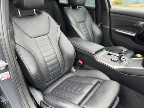 BMW 3 Serie Touring 330e High Executive M sport Panorama Leder Camera