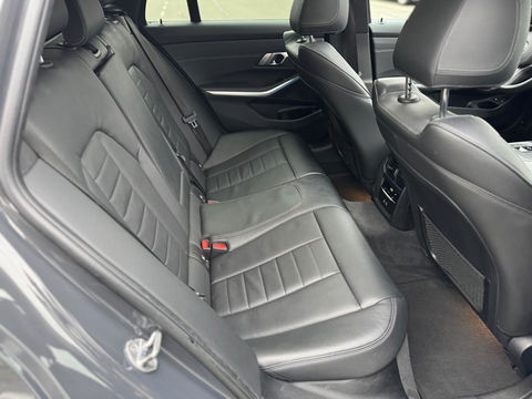 BMW 3 Serie Touring 330e High Executive M sport Panorama Leder Camera