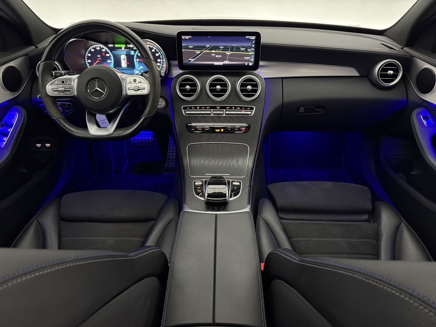 Mercedes-Benz C-Klasse 300 e AMG Limited | SOH 86% | Pano | Sfeer | Virtual | 360° | Trekh. | Stoelverw. | Cruise | Navi | NAP