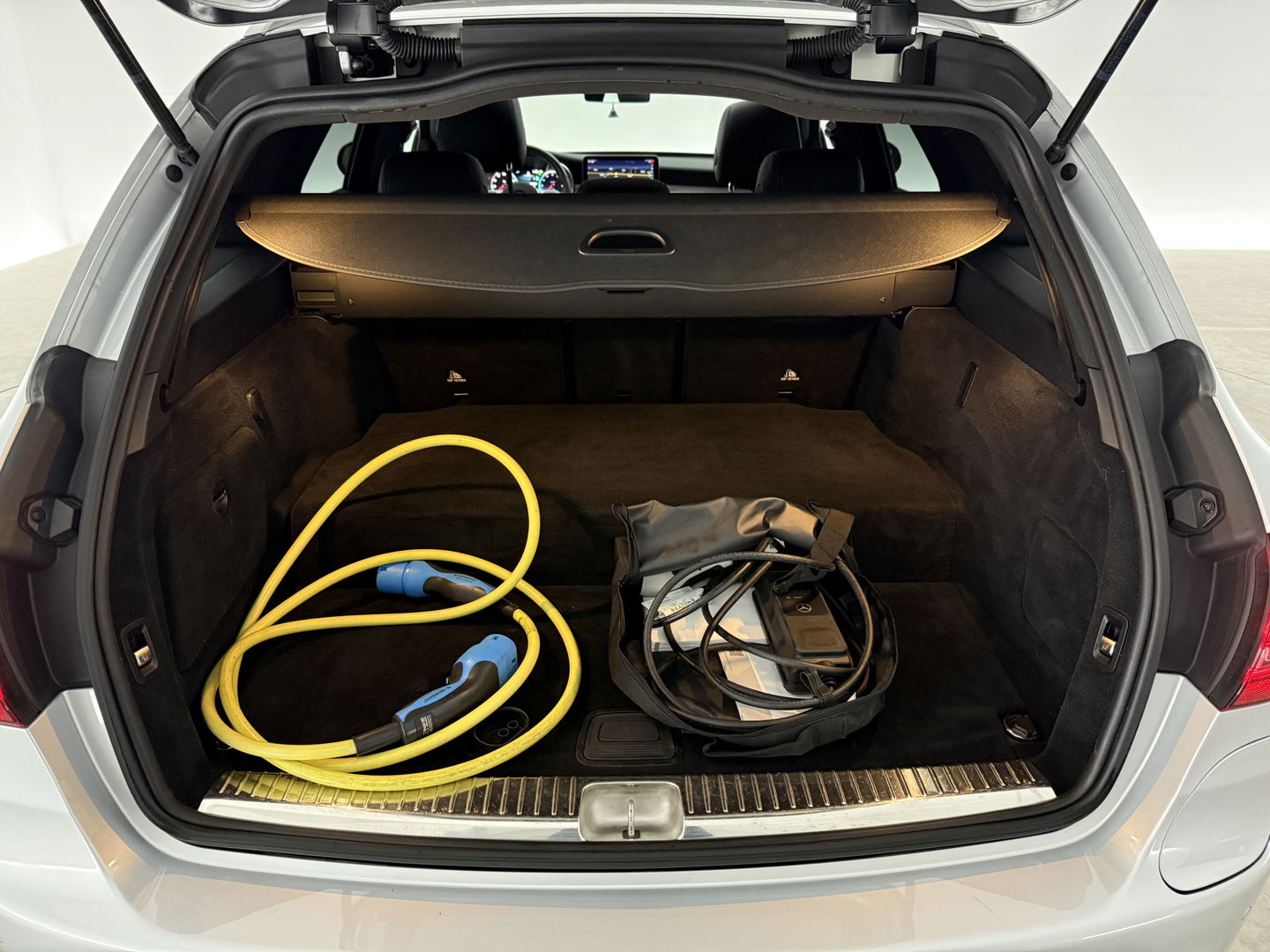 Mercedes-Benz C-Klasse 300 e AMG Limited | SOH 86% | Pano | Sfeer | Virtual | 360° | Trekh. | Stoelverw. | Cruise | Navi | NAP