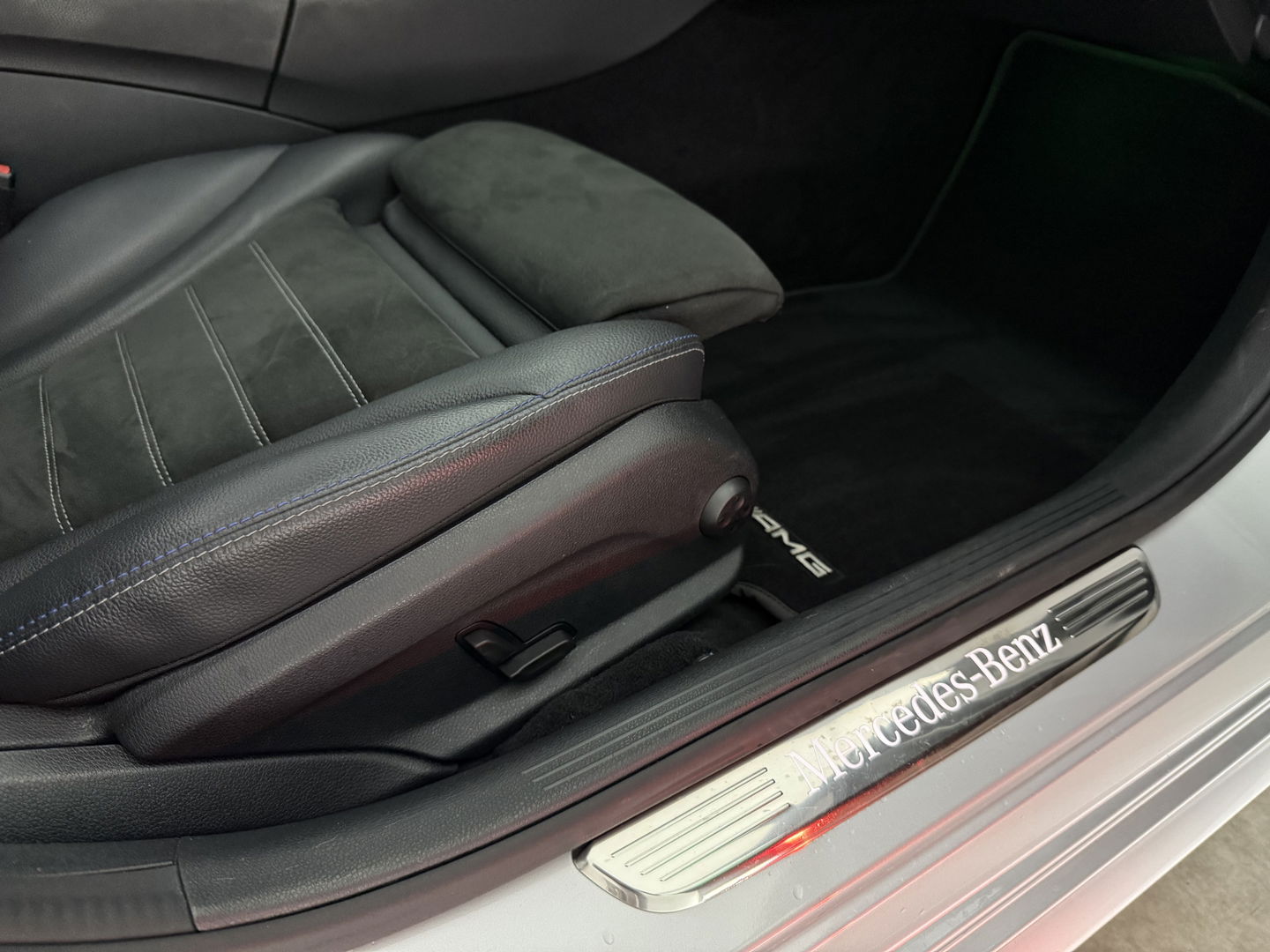 Mercedes-Benz C-Klasse 300 e AMG Limited | SOH 86% | Pano | Sfeer | Virtual | 360° | Trekh. | Stoelverw. | Cruise | Navi | NAP