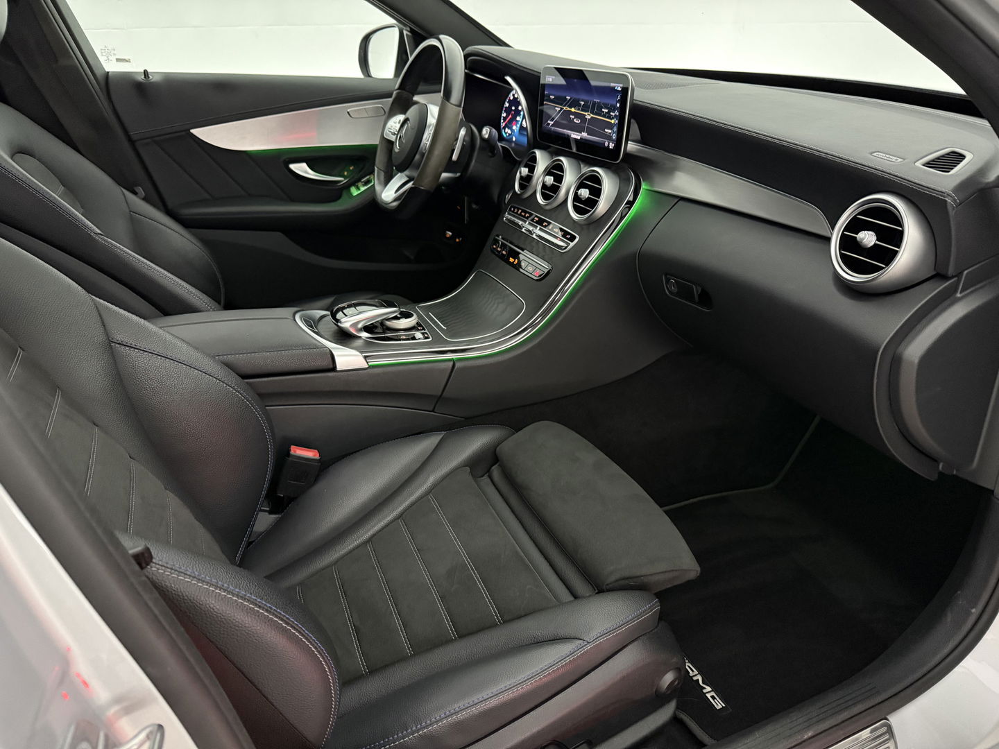 Mercedes-Benz C-Klasse 300 e AMG Limited | SOH 86% | Pano | Sfeer | Virtual | 360° | Trekh. | Stoelverw. | Cruise | Navi | NAP