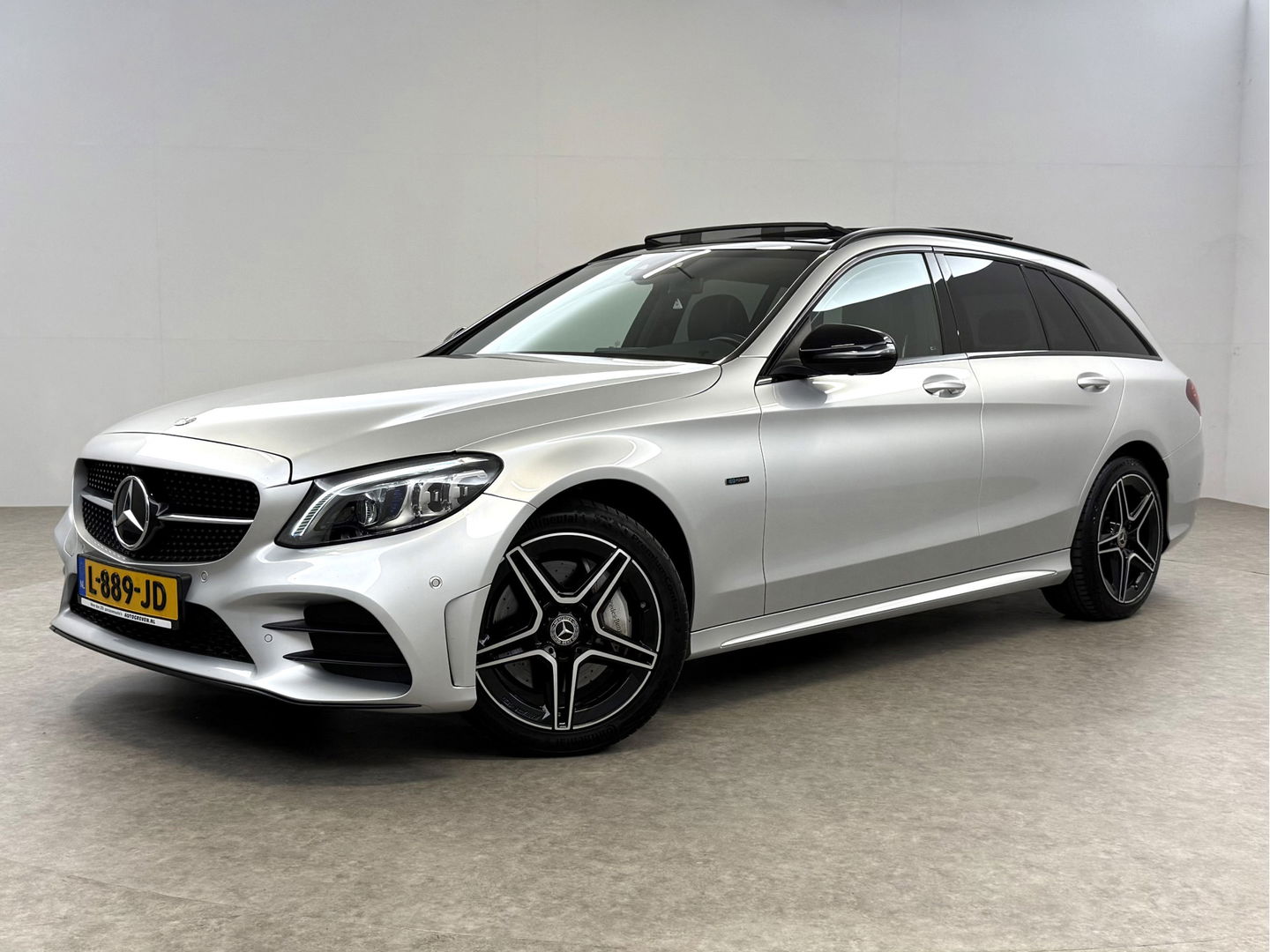 Mercedes-Benz C-Klasse 300 e AMG Limited | SOH 86% | Pano | Sfeer | Virtual | 360° | Trekh. | Stoelverw. | Cruise | Navi | NAP