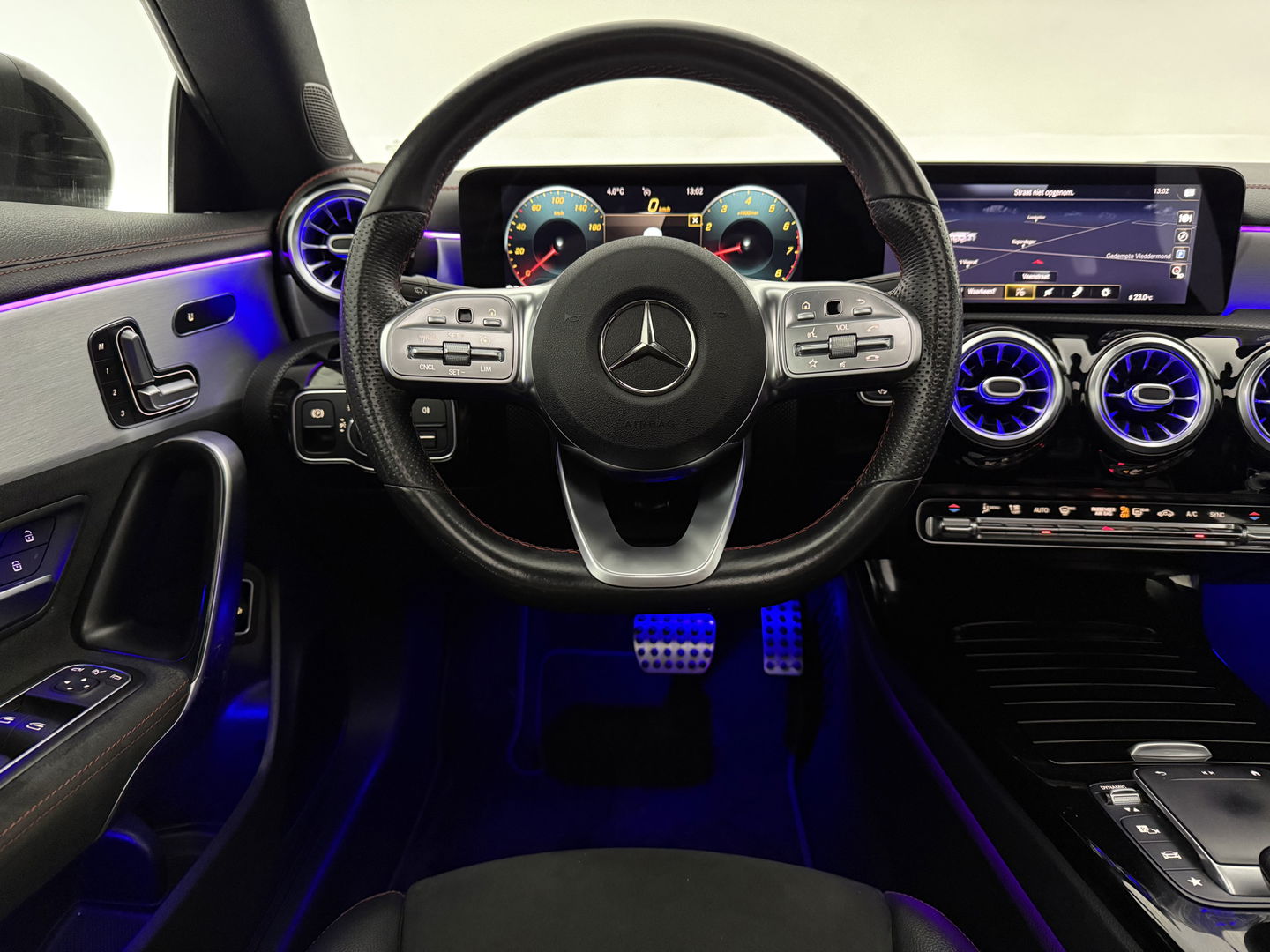 Mercedes-Benz CLA-Klasse 180 AMG | Pano | Virtual | Memory | Sfeer | Burmester | Stoelverw. | Cruise | Navi | Keyless | Trekh.
