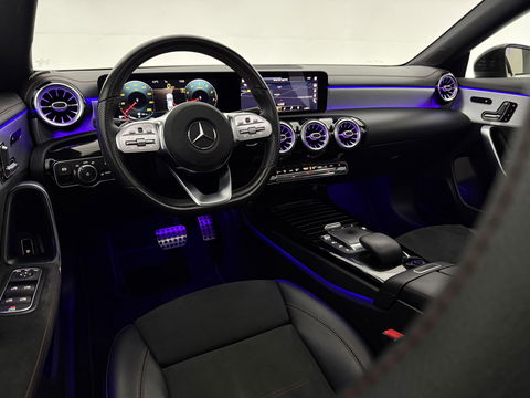 Mercedes-Benz CLA-Klasse 180 AMG | Pano | Virtual | Memory | Sfeer | Burmester | Stoelverw. | Cruise | Navi | Keyless | Trekh.