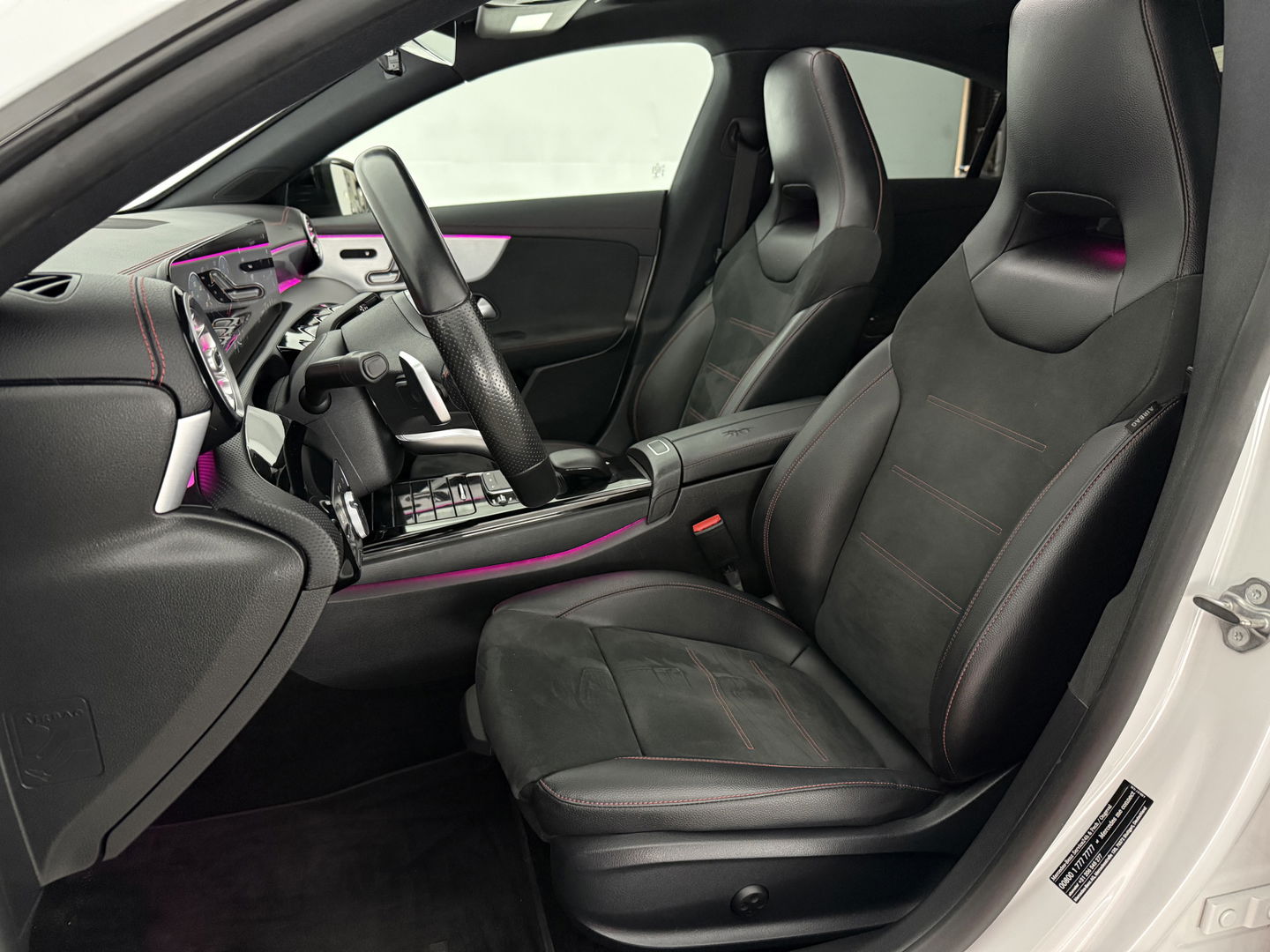 Mercedes-Benz CLA-Klasse 180 AMG | Pano | Virtual | Memory | Sfeer | Burmester | Stoelverw. | Cruise | Navi | Keyless | Trekh.