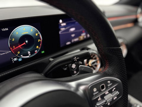 Mercedes-Benz CLA-Klasse 180 AMG | Pano | Virtual | Memory | Sfeer | Burmester | Stoelverw. | Cruise | Navi | Keyless | Trekh.