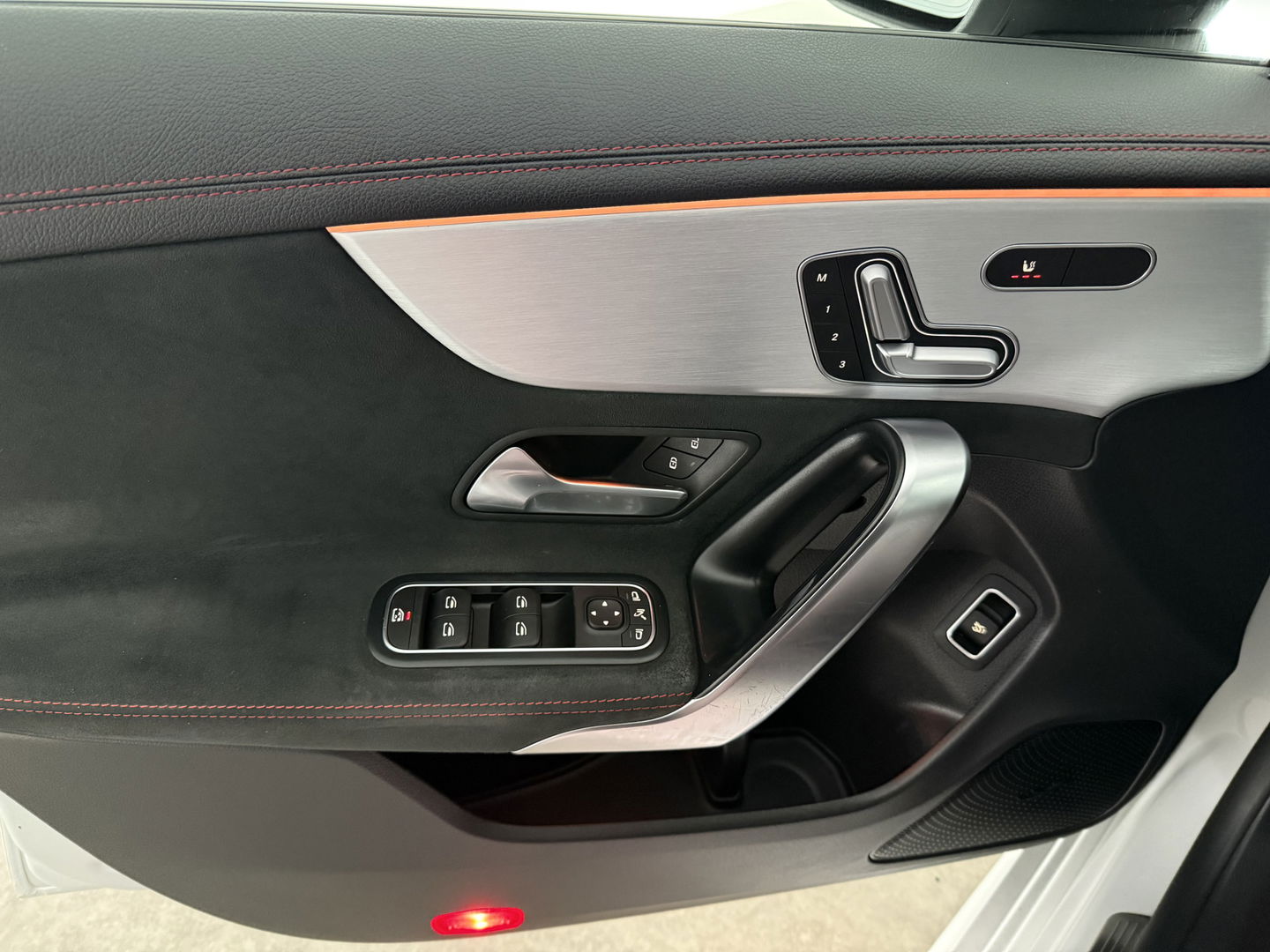 Mercedes-Benz CLA-Klasse 180 AMG | Pano | Virtual | Memory | Sfeer | Burmester | Stoelverw. | Cruise | Navi | Keyless | Trekh.