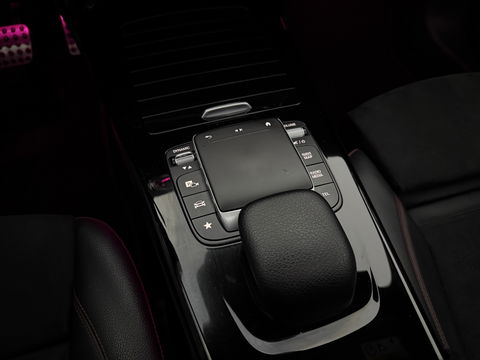 Mercedes-Benz CLA-Klasse 180 AMG | Pano | Virtual | Memory | Sfeer | Burmester | Stoelverw. | Cruise | Navi | Keyless | Trekh.