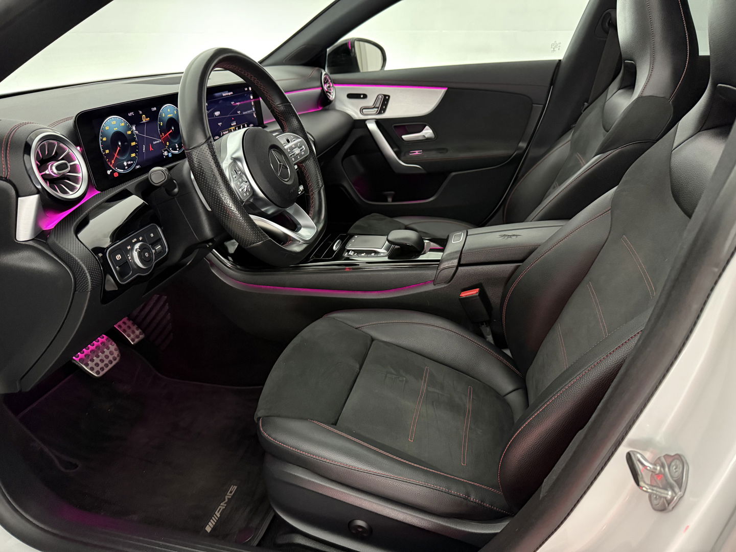 Mercedes-Benz CLA-Klasse 180 AMG | Pano | Virtual | Memory | Sfeer | Burmester | Stoelverw. | Cruise | Navi | Keyless | Trekh.