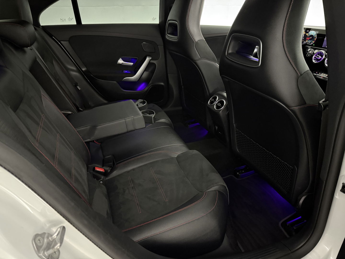 Mercedes-Benz CLA-Klasse 180 AMG | Pano | Virtual | Memory | Sfeer | Burmester | Stoelverw. | Cruise | Navi | Keyless | Trekh.