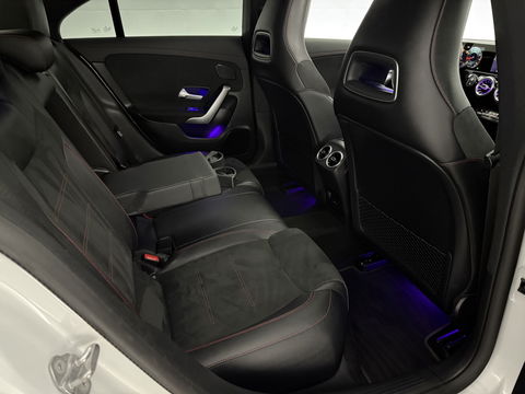 Mercedes-Benz CLA-Klasse 180 AMG | Pano | Virtual | Memory | Sfeer | Burmester | Stoelverw. | Cruise | Navi | Keyless | Trekh.