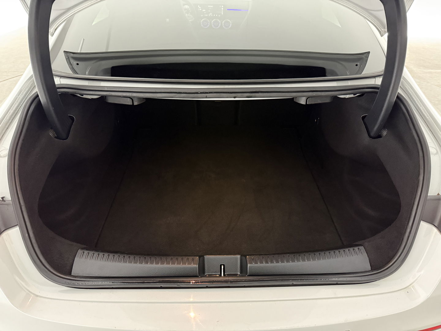 Mercedes-Benz CLA-Klasse 180 AMG | Pano | Virtual | Memory | Sfeer | Burmester | Stoelverw. | Cruise | Navi | Keyless | Trekh.