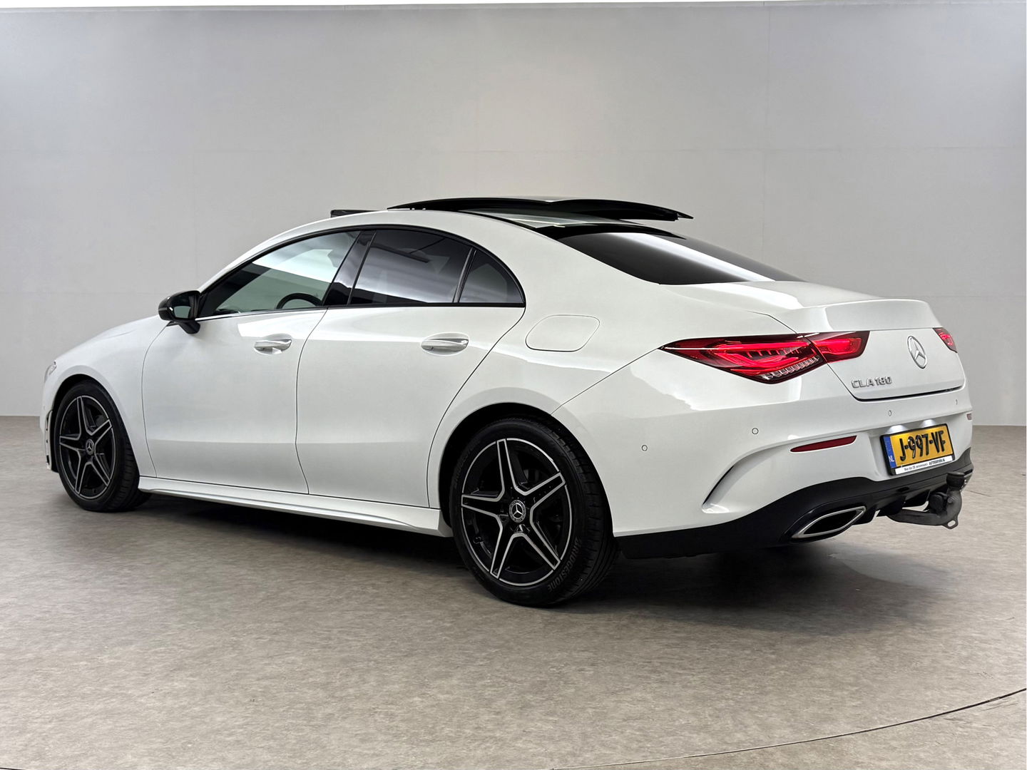 Mercedes-Benz CLA-Klasse 180 AMG | Pano | Virtual | Memory | Sfeer | Burmester | Stoelverw. | Cruise | Navi | Keyless | Trekh.