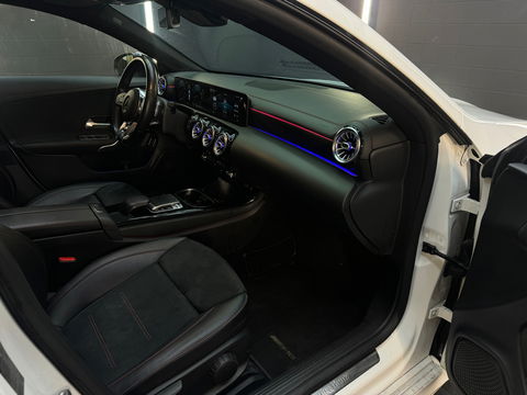 Mercedes-Benz CLA-Klasse 220 AMG Pano|Sfeer|Camera|Nightpakket