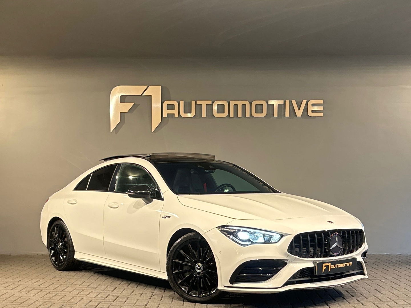 Mercedes-Benz CLA-Klasse 220 AMG Pano|Sfeer|Camera|Nightpakket