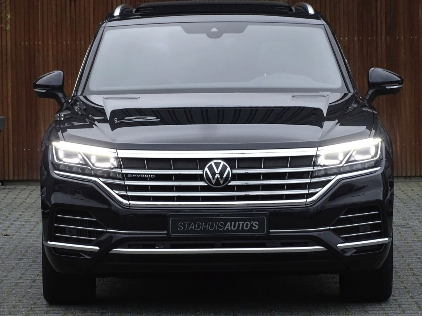 Volkswagen Touareg 3.0 TSI e-Hybrid 462PK / pano / 360° / trekhaak