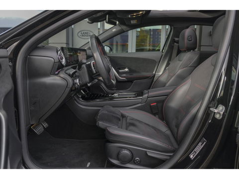Mercedes-Benz A-Klasse A250e AMG 218pk Hybrid Panoramadak Night pakket Widescreen Sfeerverlichting 19" LMV NLauto