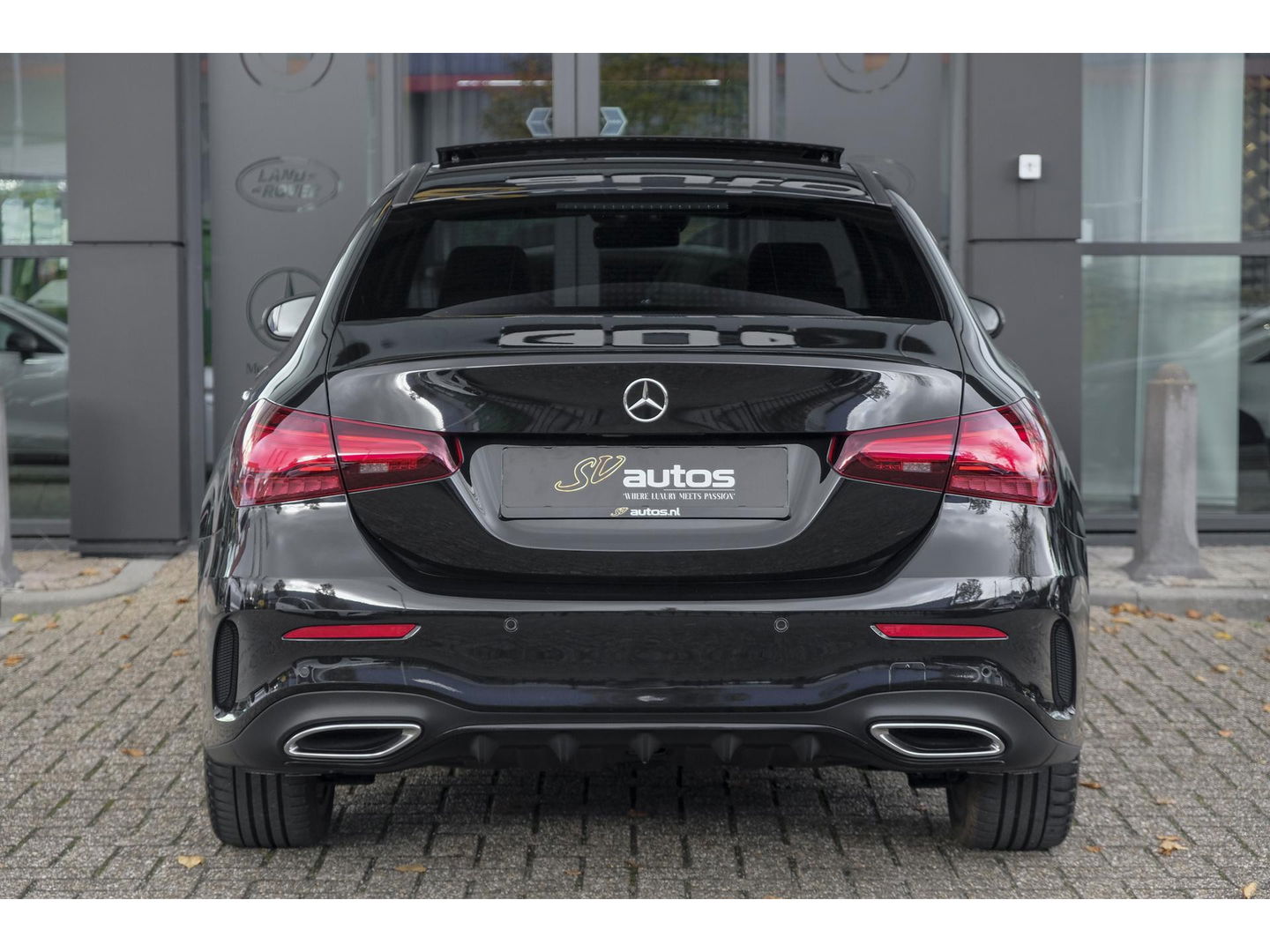 Mercedes-Benz A-Klasse A250e AMG 218pk Hybrid Panoramadak Night pakket Widescreen Sfeerverlichting 19" LMV NLauto