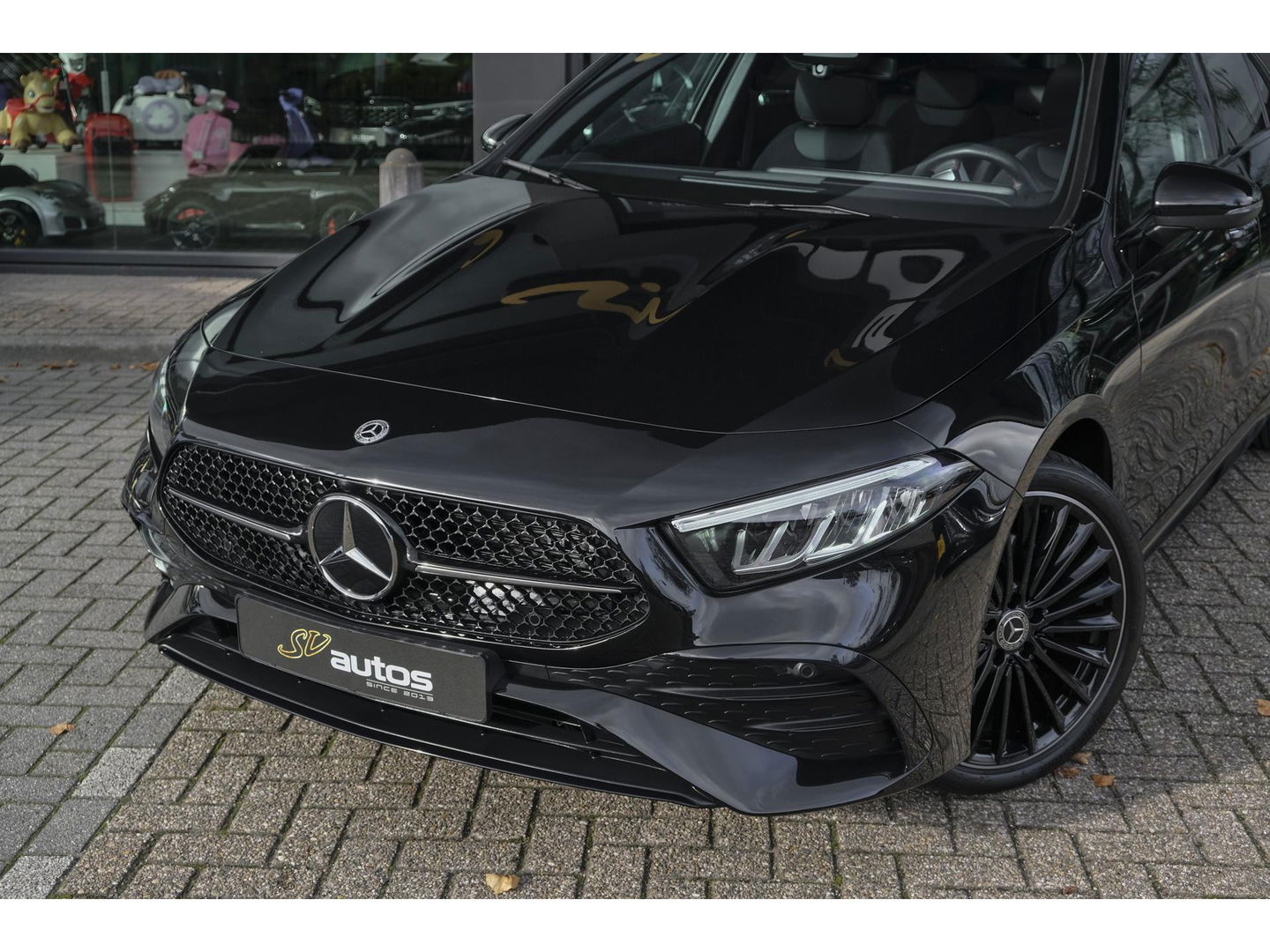 Mercedes-Benz A-Klasse A250e AMG 218pk Hybrid Panoramadak Night pakket Widescreen Sfeerverlichting 19" LMV NLauto