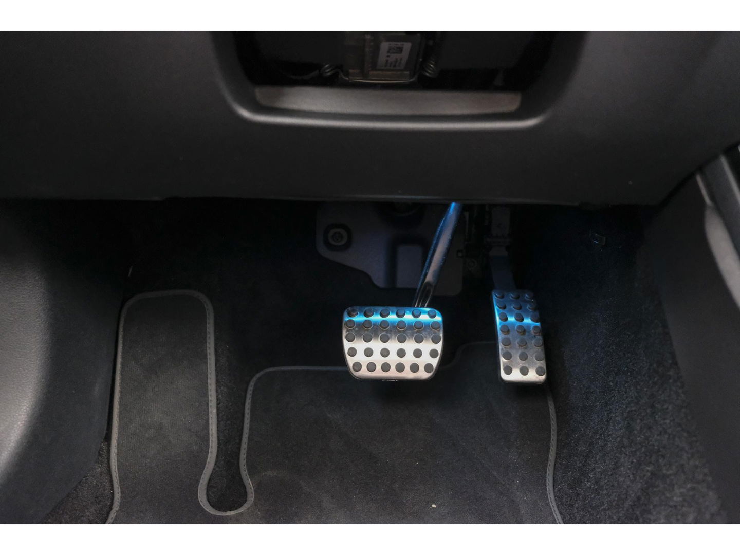 Mercedes-Benz A-Klasse A250e AMG 218pk Hybrid Panoramadak Night pakket Widescreen Sfeerverlichting 19" LMV NLauto