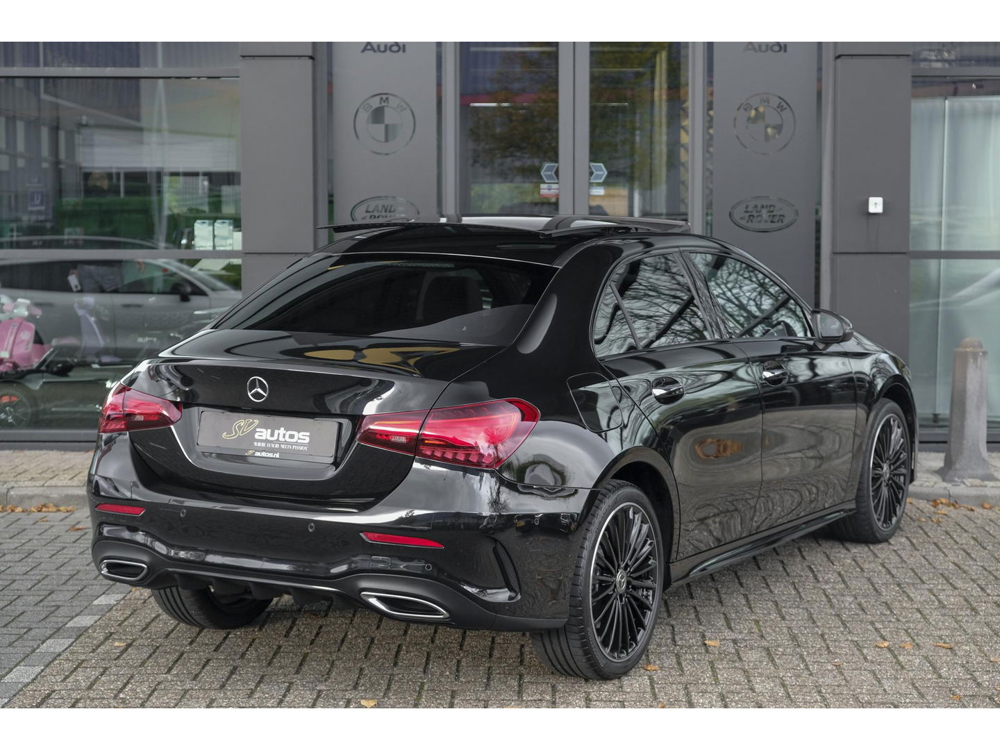 Mercedes-Benz A-Klasse A250e AMG 218pk Hybrid Panoramadak Night pakket Widescreen Sfeerverlichting 19" LMV NLauto