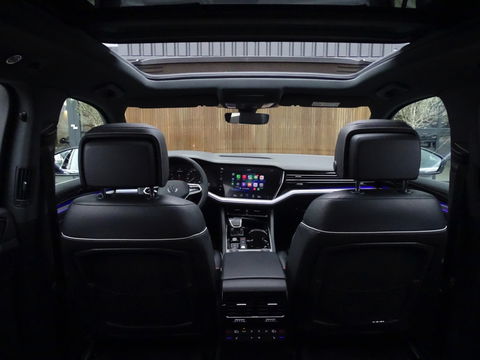 Volkswagen Touareg 3.0 TSI e-Hybrid 462PK / pano / 360° / trekhaak