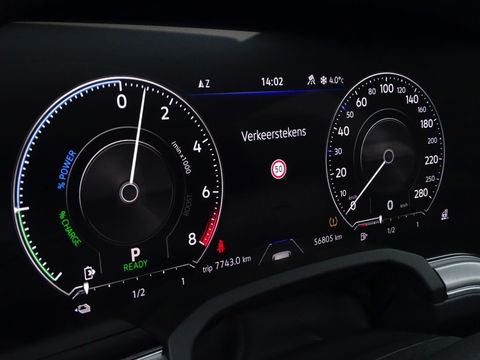Volkswagen Touareg 3.0 TSI e-Hybrid 462PK / pano / 360° / trekhaak
