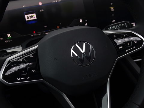 Volkswagen Touareg 3.0 TSI e-Hybrid 462PK / pano / 360° / trekhaak