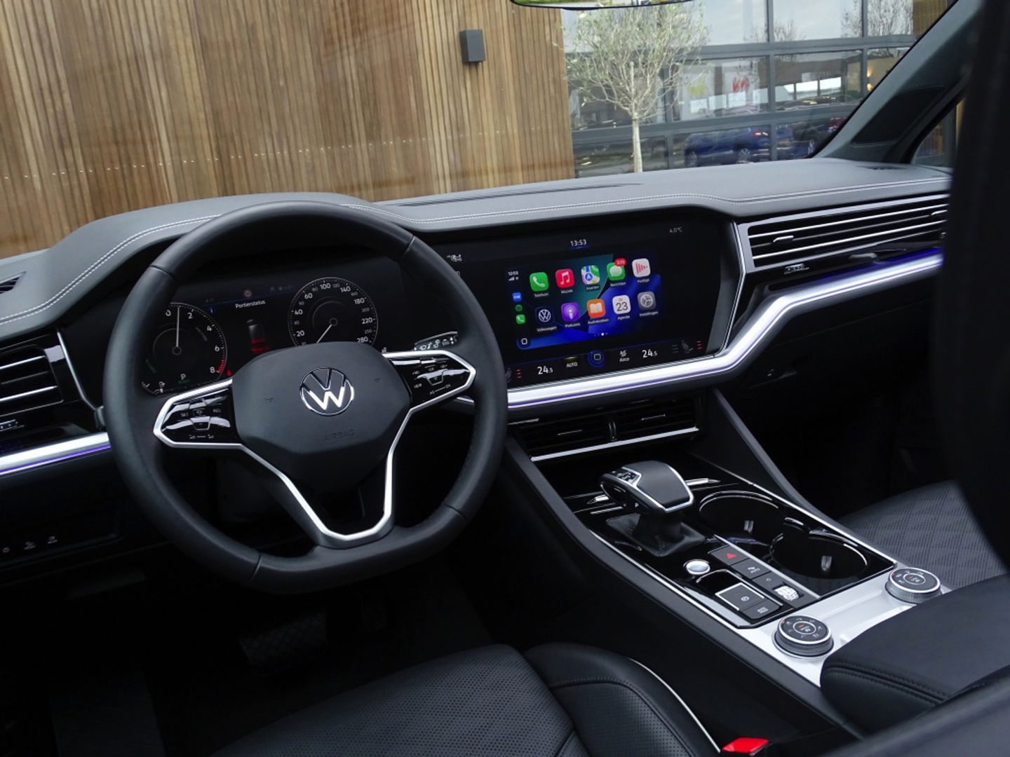 Volkswagen Touareg 3.0 TSI e-Hybrid 462PK / pano / 360° / trekhaak