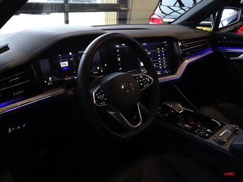 Volkswagen Touareg 3.0 TSI e-Hybrid 462PK / pano / 360° / trekhaak