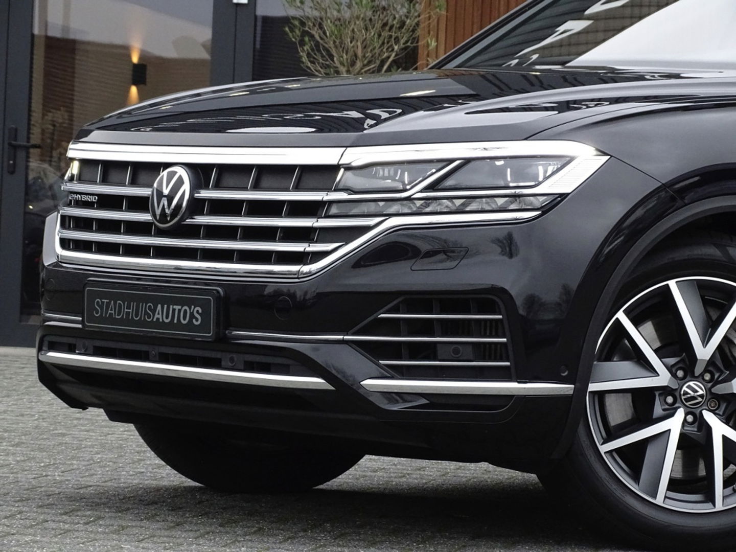 Volkswagen Touareg 3.0 TSI e-Hybrid 462PK / pano / 360° / trekhaak