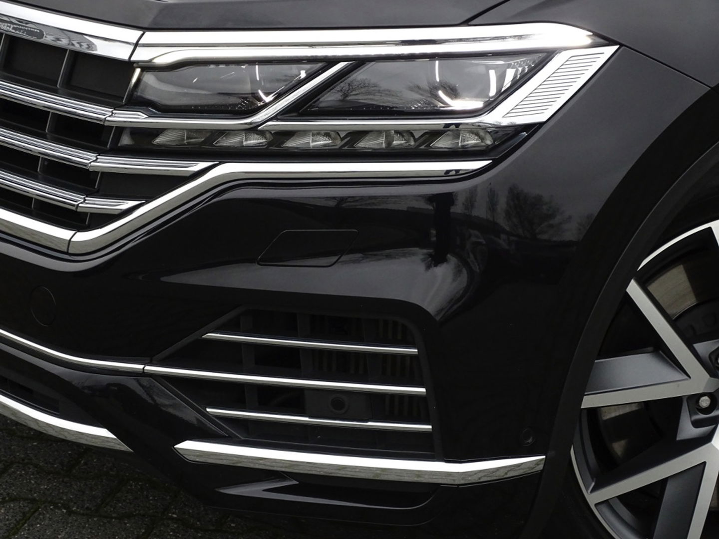 Volkswagen Touareg 3.0 TSI e-Hybrid 462PK / pano / 360° / trekhaak