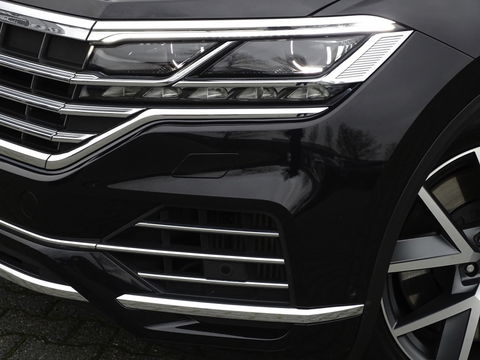 Volkswagen Touareg 3.0 TSI e-Hybrid 462PK / pano / 360° / trekhaak