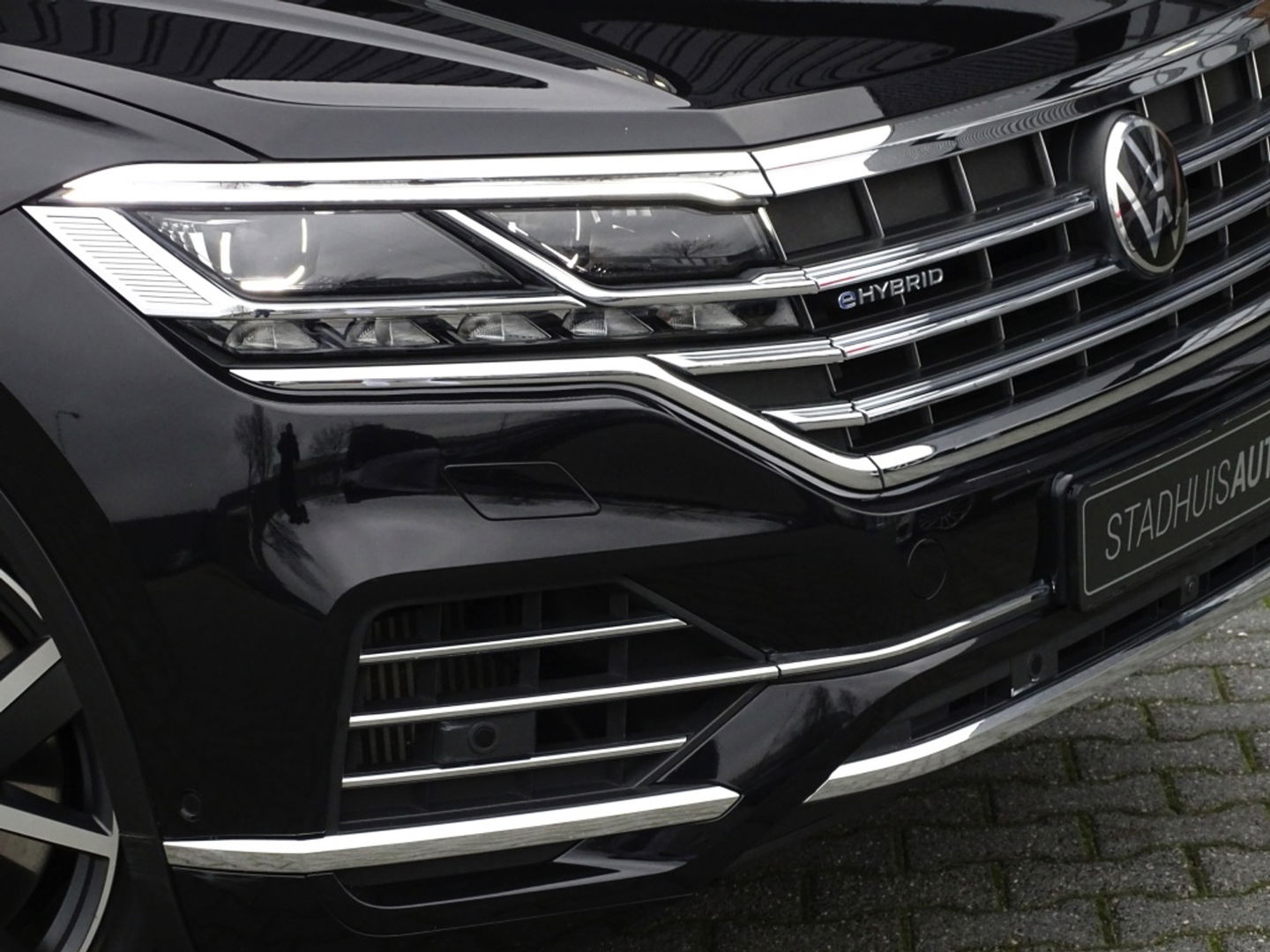 Volkswagen Touareg 3.0 TSI e-Hybrid 462PK / pano / 360° / trekhaak
