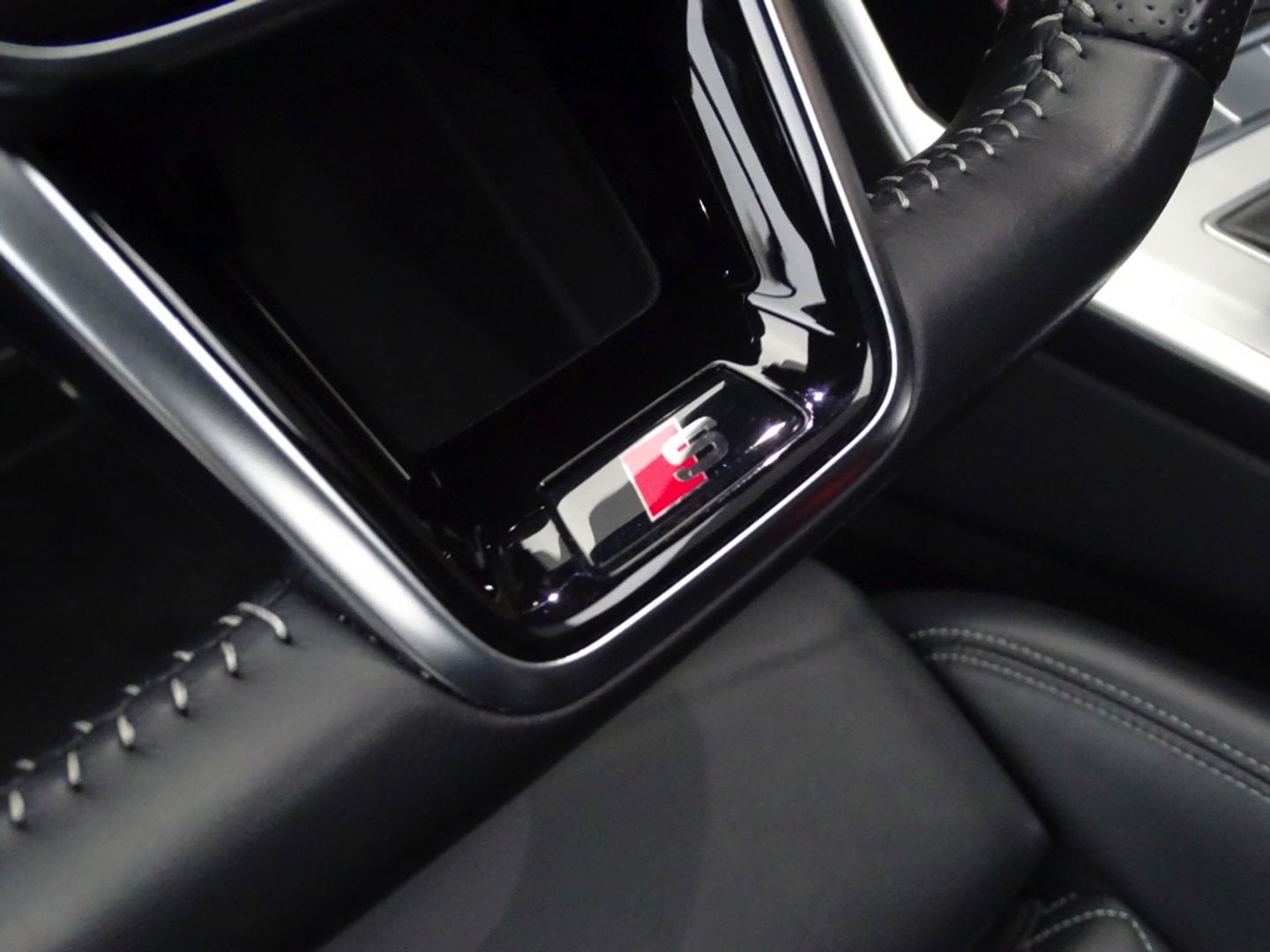 Audi A6 55 TFSI V6T 340PK / S6 Edit. / B&O / 360° / Pano / Matrix